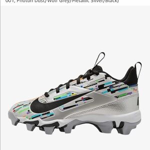 Kids Size 6 Alpha Menace 4 Cleats